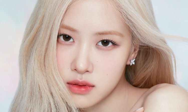 Rosé thắng danh hiệu 'Gương mặt nữ đẹp nhất thế giới' 2025