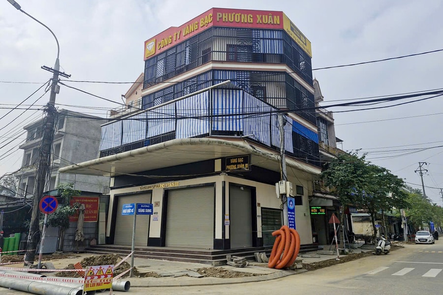 Nhiều cơ sở thuộc tiệm vàng lớn ở Hà Tĩnh bất ngờ đóng cửa