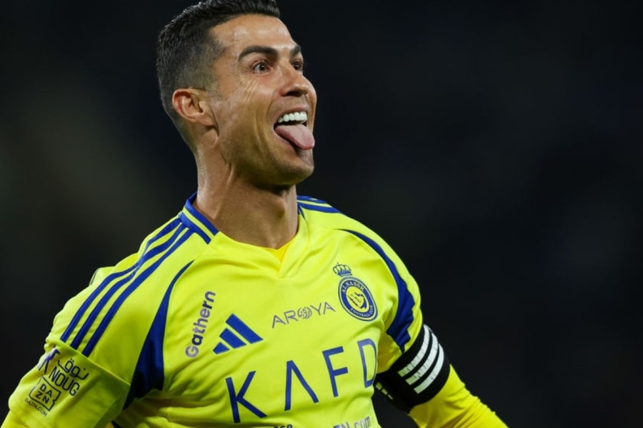 Ronaldo hưởng lương cao nhất thế giới bóng đá năm 2025