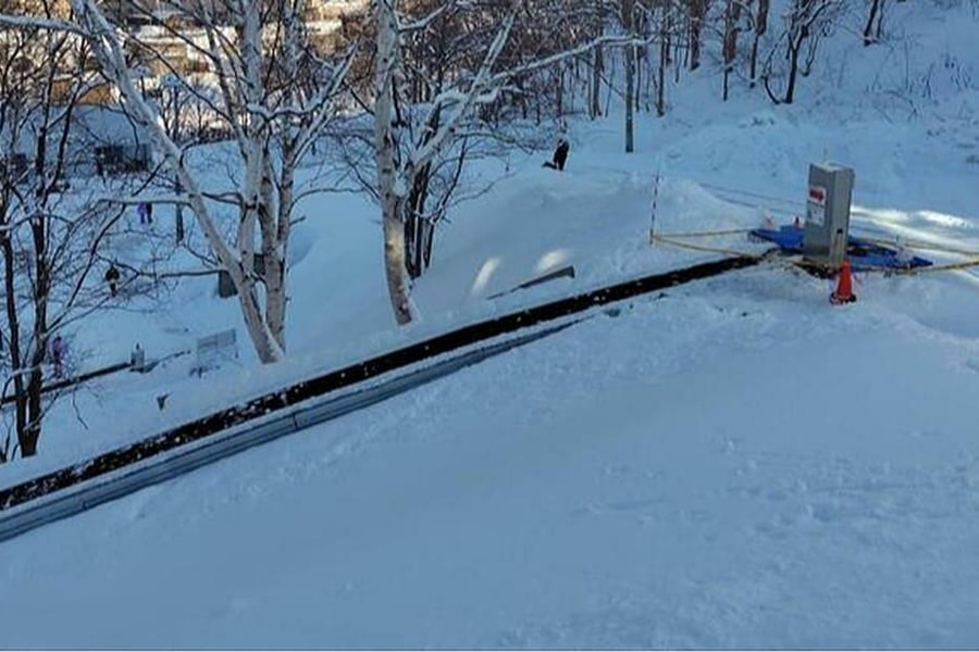 Bé 5 tuổi tử vong vì kẹt tay trong băng chuyền trượt tuyết ở Nhật Bản