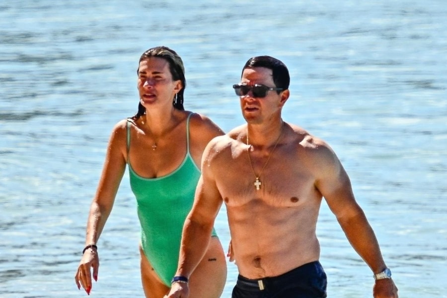 Vóc dáng vợ người mẫu của Mark Wahlberg