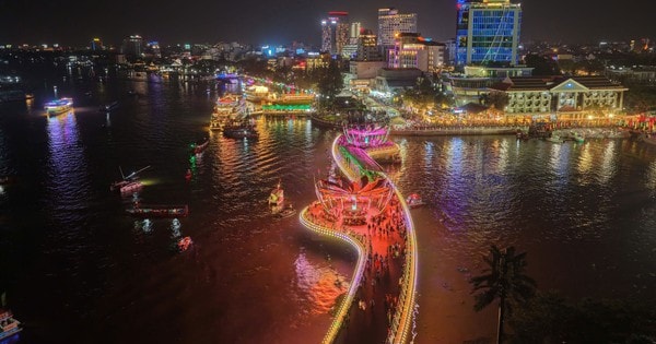 Cú hích mạnh mẽ cho du lịch miền Tây