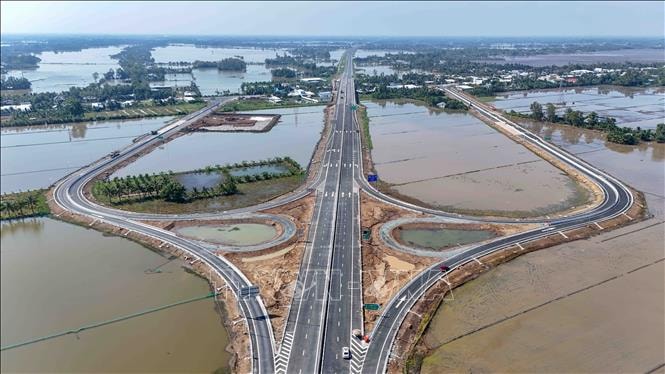 Lùi thời gian thông xe toàn tuyến cao tốc Cần Thơ - Cà Mau
