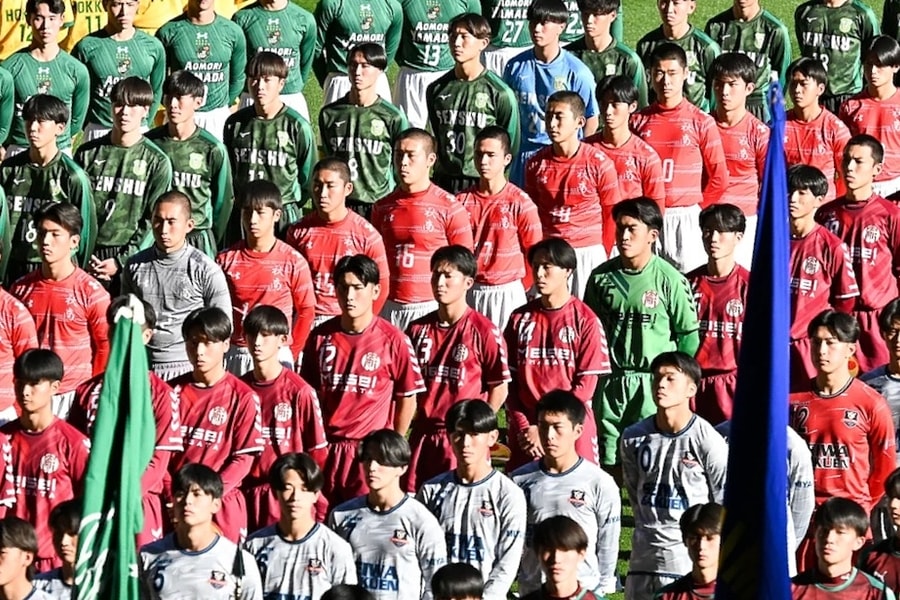 Lễ khai mạc đẹp như truyện tranh của giải bóng đá THPT Nhật Bản