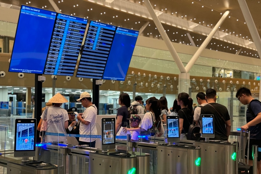 Khách qua Tân Sơn Nhất tăng cao dịp Tết Dương lịch