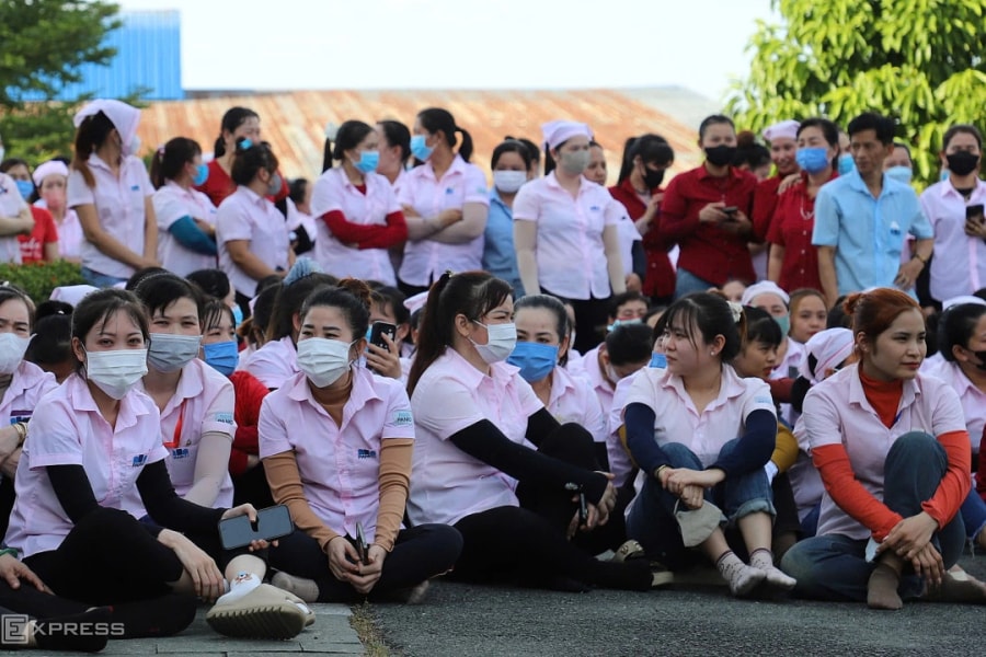 Hơn 2.700 công nhân mất việc trước Tết được nhận lương tháng 13