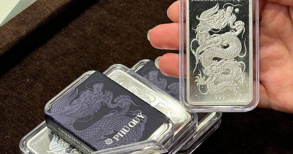 Giá bạc hôm nay 30-12: Giảm sâu, người mua hôm qua lỗ nặng