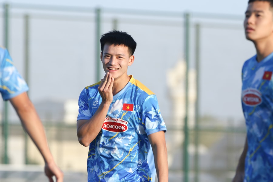 Huấn luyện viên Kim Sang-sik đối mặt ‘bão’ chấn thương