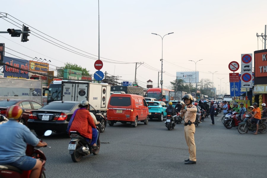 TP Hồ Chí Minh: Huy động 100% CSGT đảm bảo an toàn giao thông dịp Tết Dương lịch 2026