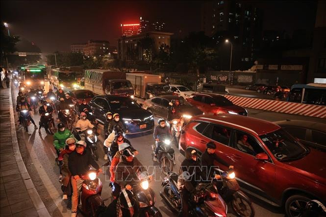 Hà Nội: Lượng phương tiện tăng cao tại các cửa ngõ