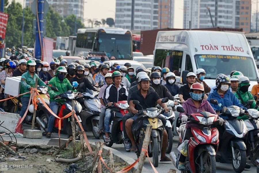 Chiến thuật 'né' tắc đường kỳ nghỉ lễ của người trẻ