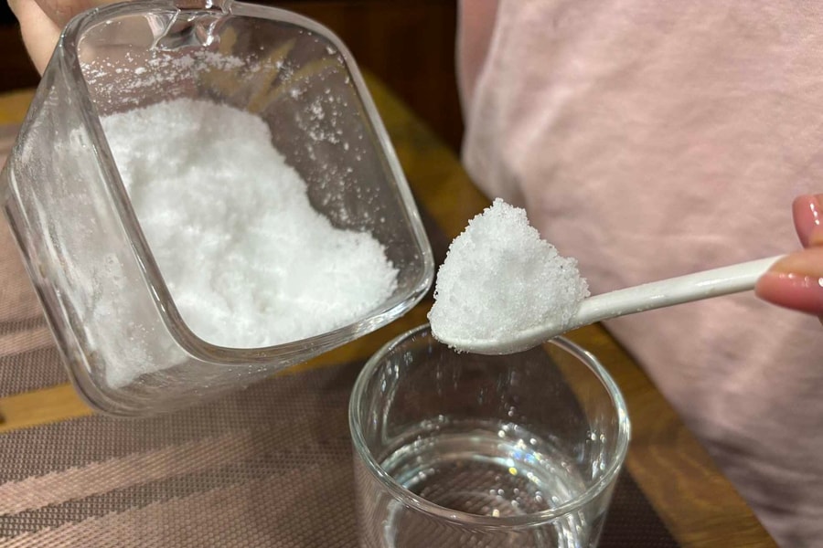 5 lưu ý khi súc miệng, họng bằng nước muối