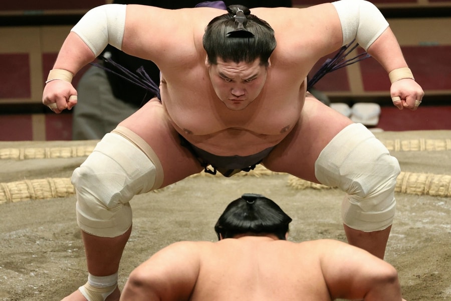 Vì sao người Mông Cổ thống trị Sumo?