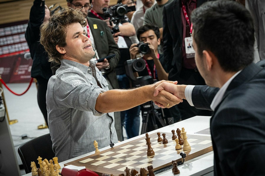 Carlsen lần thứ chín vô địch cờ chớp thế giới