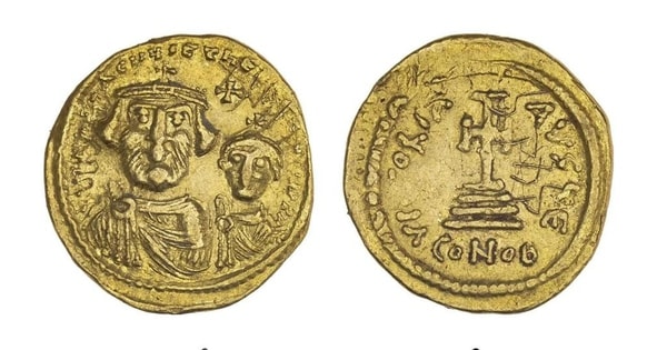 Khai quật được "kho báu" quý giá tại tu viện cũ