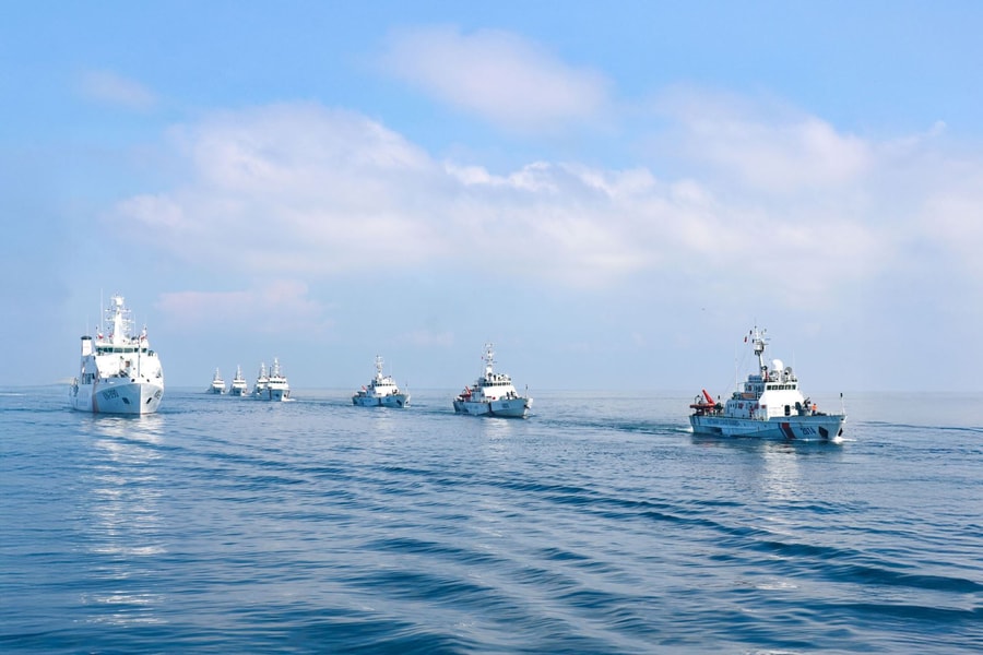 Hành quân trong ngày đầu năm mới bảo vệ an ninh trên biển