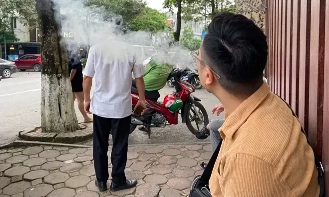 Người hút thuốc lá điện tử sẽ bị phạt đến 5 triệu đồng