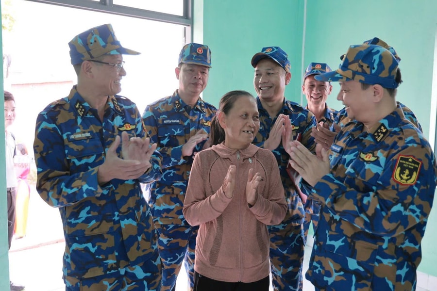 Vùng 3 Hải quân khánh thành, bàn giao 3 nhà cho bà con vùng lũ tỉnh Gia Lai