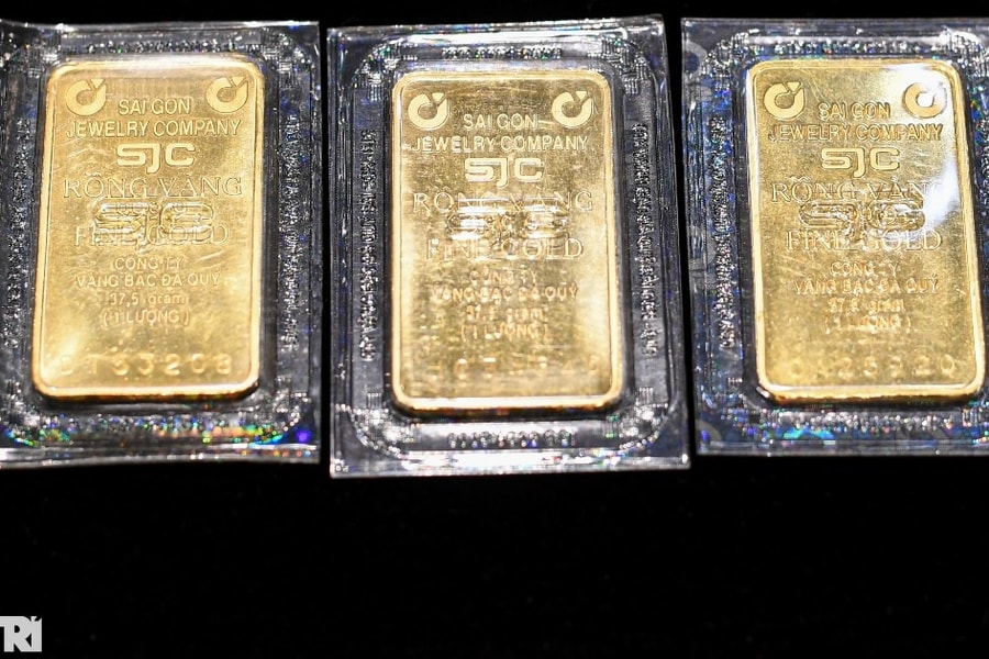 Người mua vàng lỗ gần 9 triệu đồng/lượng nếu lỡ "đu đỉnh"