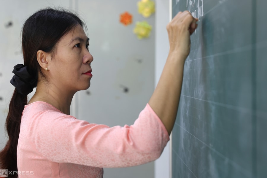 Giáo viên hợp đồng chạnh lòng vì thưởng Tết