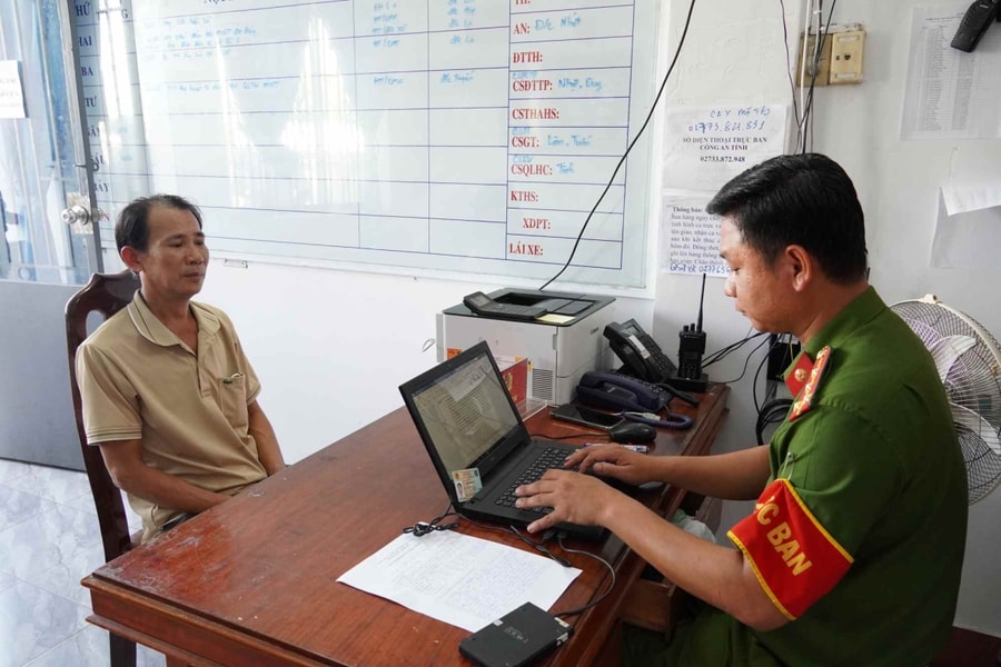 Hai cha con truy sát người vì ghen