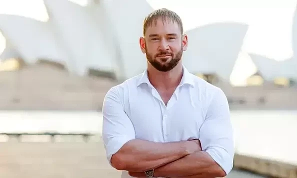 Hack website chính phủ để chứng minh năng lực nhận visa cao cấp