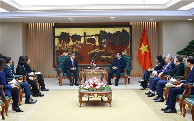 Thủ tướng tiếp Đại sứ Philippines tại Việt Nam