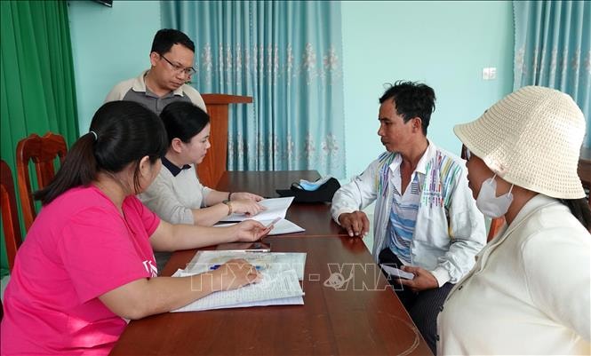 Chi kịp thời quà của Đảng, Nhà nước cho đối tượng được hưởng trợ cấp