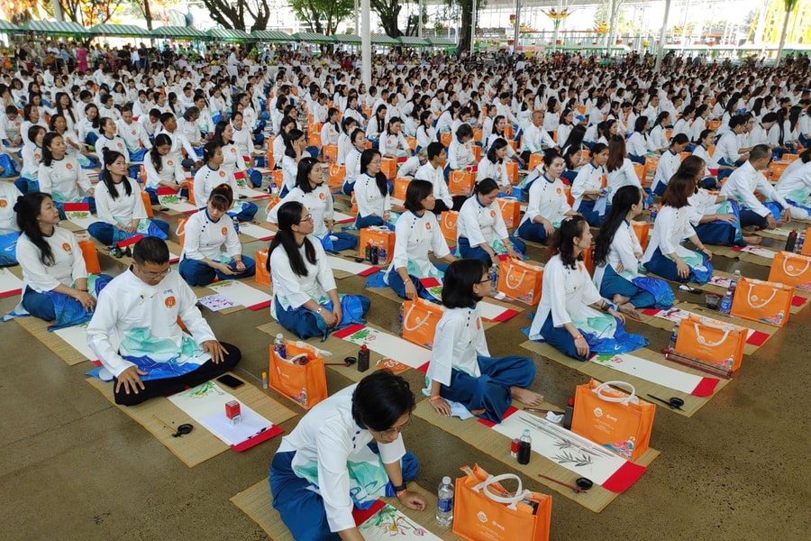 TP Hồ Chí Minh: 1.000 người cùng viết thư pháp, tạo điểm nhấn văn hóa đầu năm