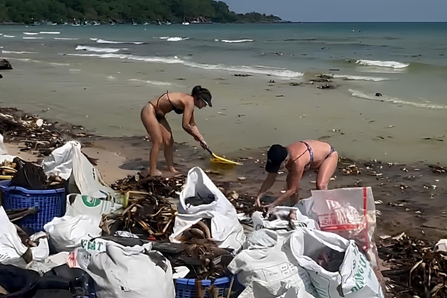 Hai bãi biển đẹp nhất Phú Quốc ngập trong lục bình, rác