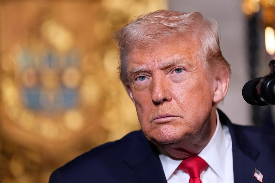 Ông Trump chặn thương vụ chip 3 triệu USD