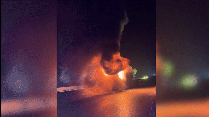 Phút bàng hoàng phát hiện nam sinh mắc kẹt trong xe giường nằm cháy