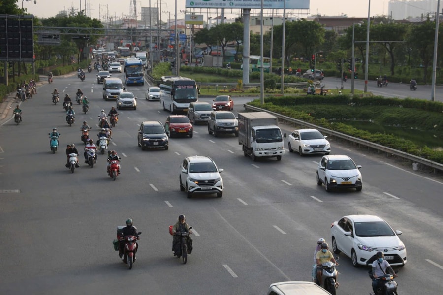 TP Hồ Chí Minh: Lượng phương tiện đổ về khá đông nhưng giao thông vẫn ổn định