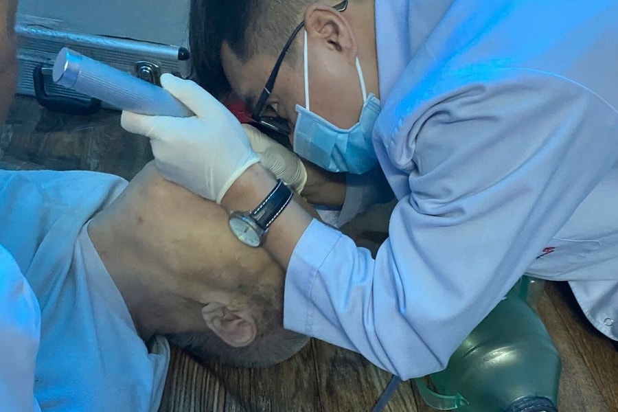 Cụ ông ngưng tim do sặc bánh trôi nước