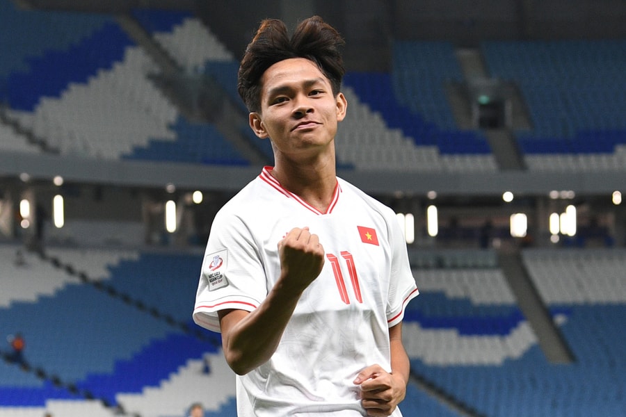 U23 Việt Nam biến động trước U23 châu Á, HLV Kim Sang-sik thay người phút chót