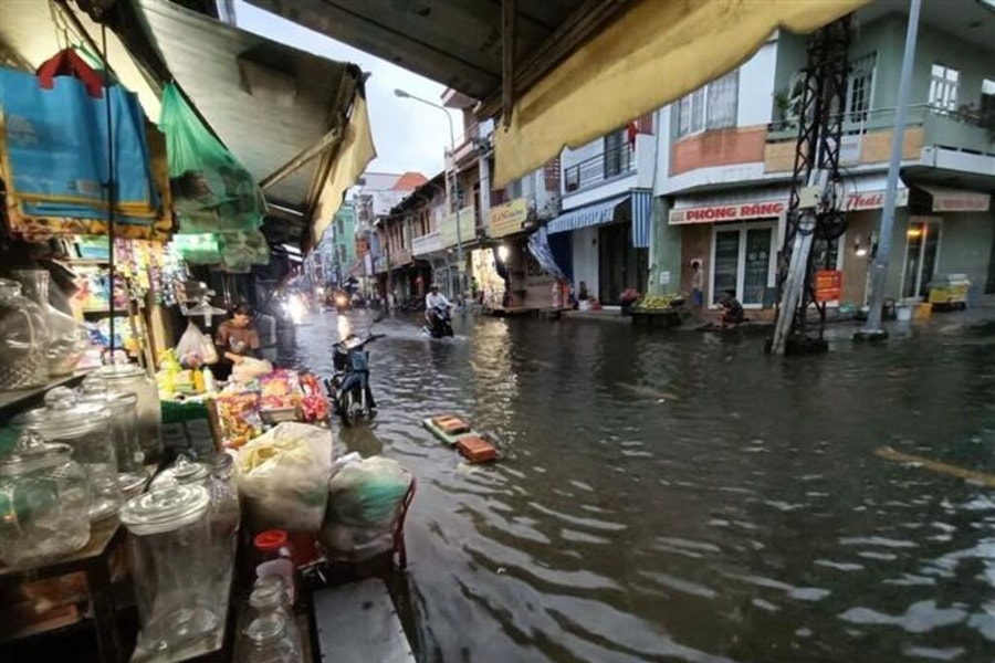 Triều cường ở mức cao, đề phòng ngập úng ở vùng trũng thấp và ngoài đê bao