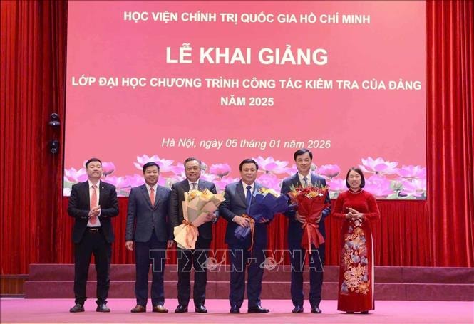 Khai giảng lớp đào tạo trình độ đại học Chương trình Công tác kiểm tra của Đảng