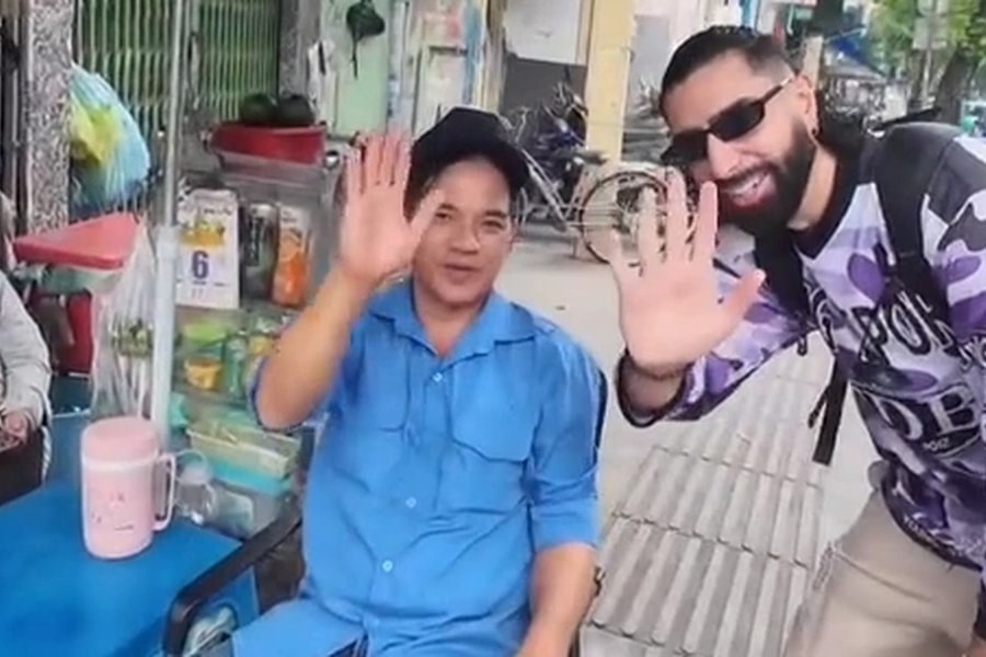 Hành động rất bình thường ở Việt Nam nhưng khiến khách Mỹ sững sờ