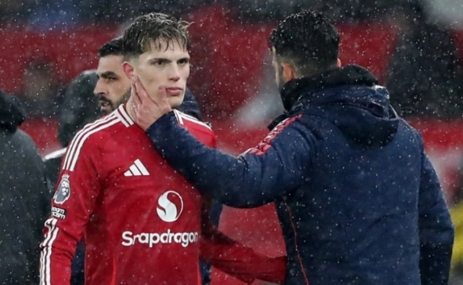 Garnacho thích bài viết Man Utd sa thải Amorim