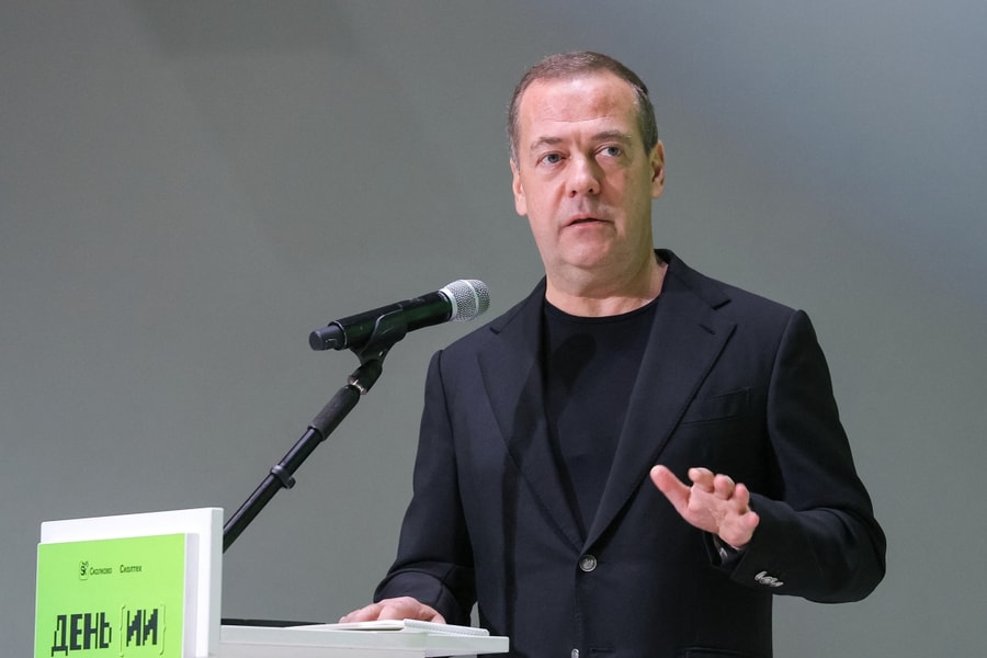 Ông Medvedev: Chiến dịch của Mỹ ở Venezuela 'bất hợp pháp'