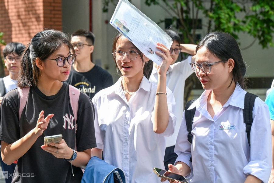 Dự kiến cấm giáo viên lợi dụng người thân để dạy thêm