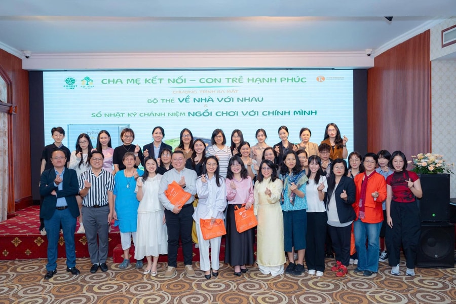 Những ấn phẩm gợi mở không gian an toàn cho cảm xúc gia đình