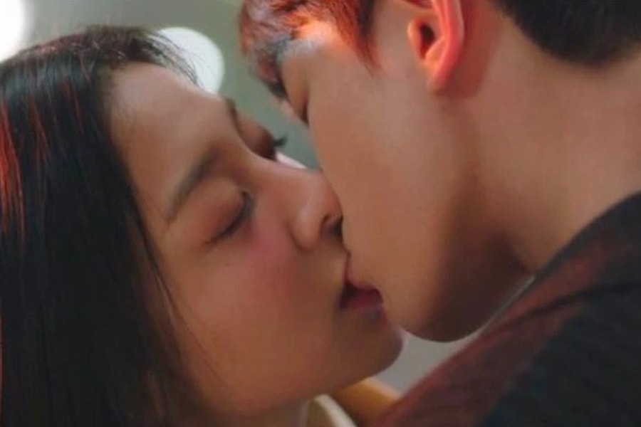 Sau những đêm tăng ca cùng sếp, tôi nhận về cái kết đắng