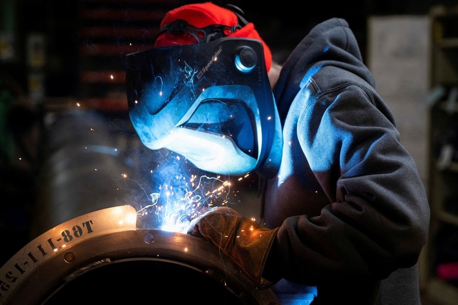 Sản xuất của Mỹ giảm tháng thứ 10 liên tiếp