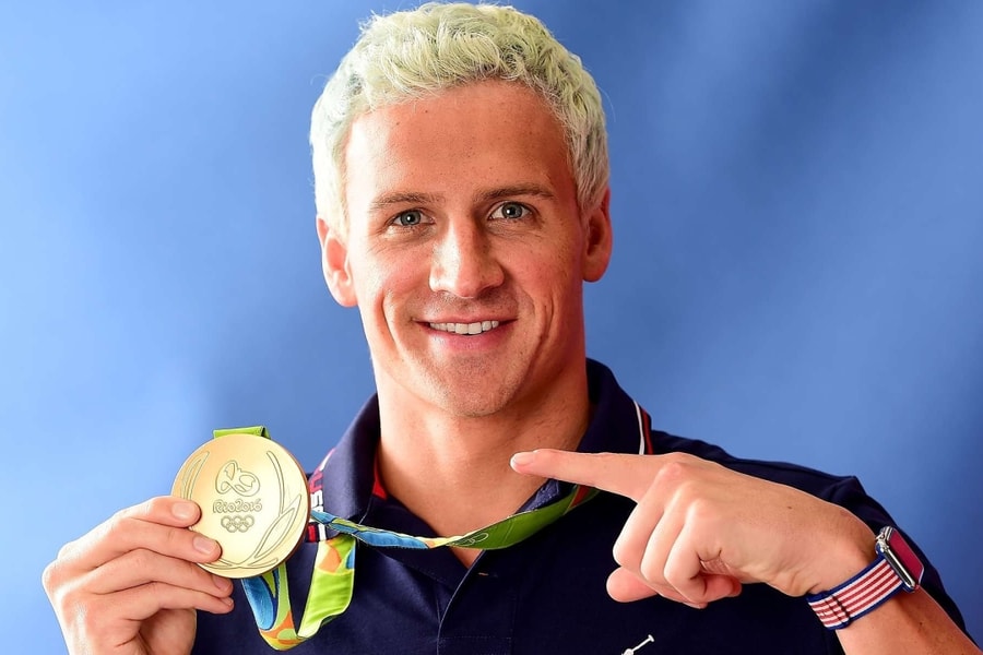 Huyền thoại bơi Mỹ bán ba HC vàng Olympic