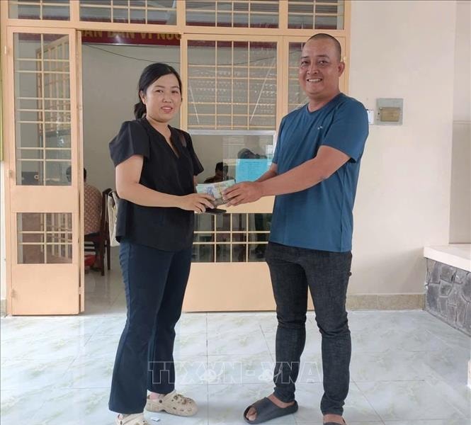 Biểu dương hành động trung thực nhặt được của rơi, trả người đánh mất