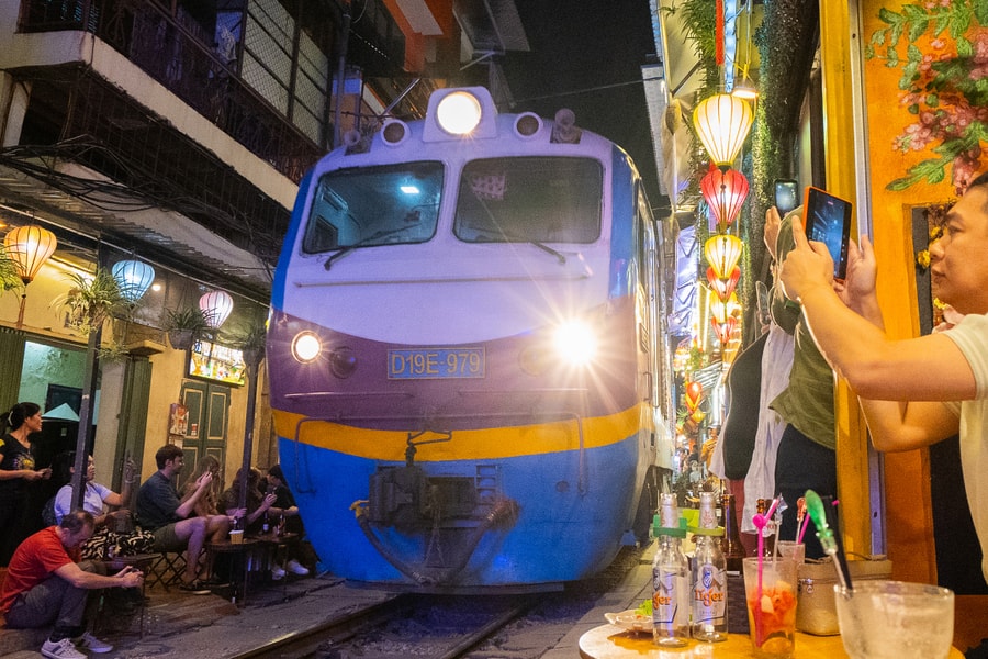 Bất cập nếu dừng chạy tàu qua trung tâm Hà Nội