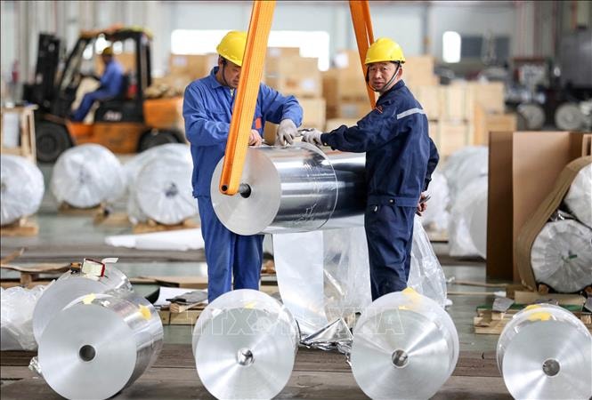 Cơn khát điện của các trung tâm dữ liệu AI gia tăng áp lực lên ngành luyện nhôm