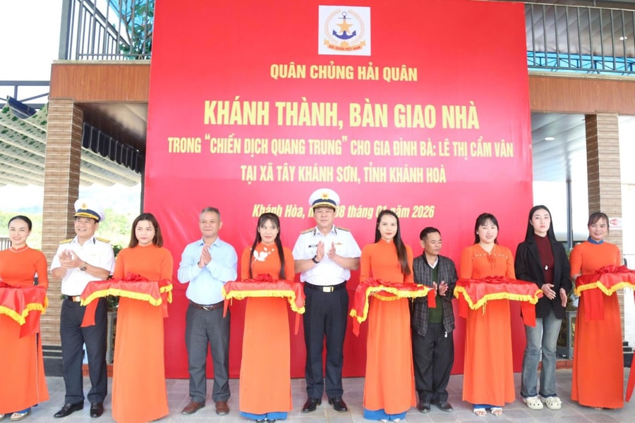 Chiến dịch Quang Trung: Hải quân khánh thành, bàn giao nhà cho gia đình có hoàn cảnh khó khăn