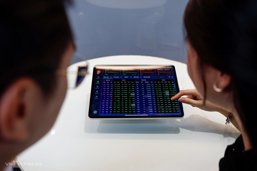 'Khối ngoại bán ròng kỷ lục không vì chứng khoán Việt kém hấp dẫn'